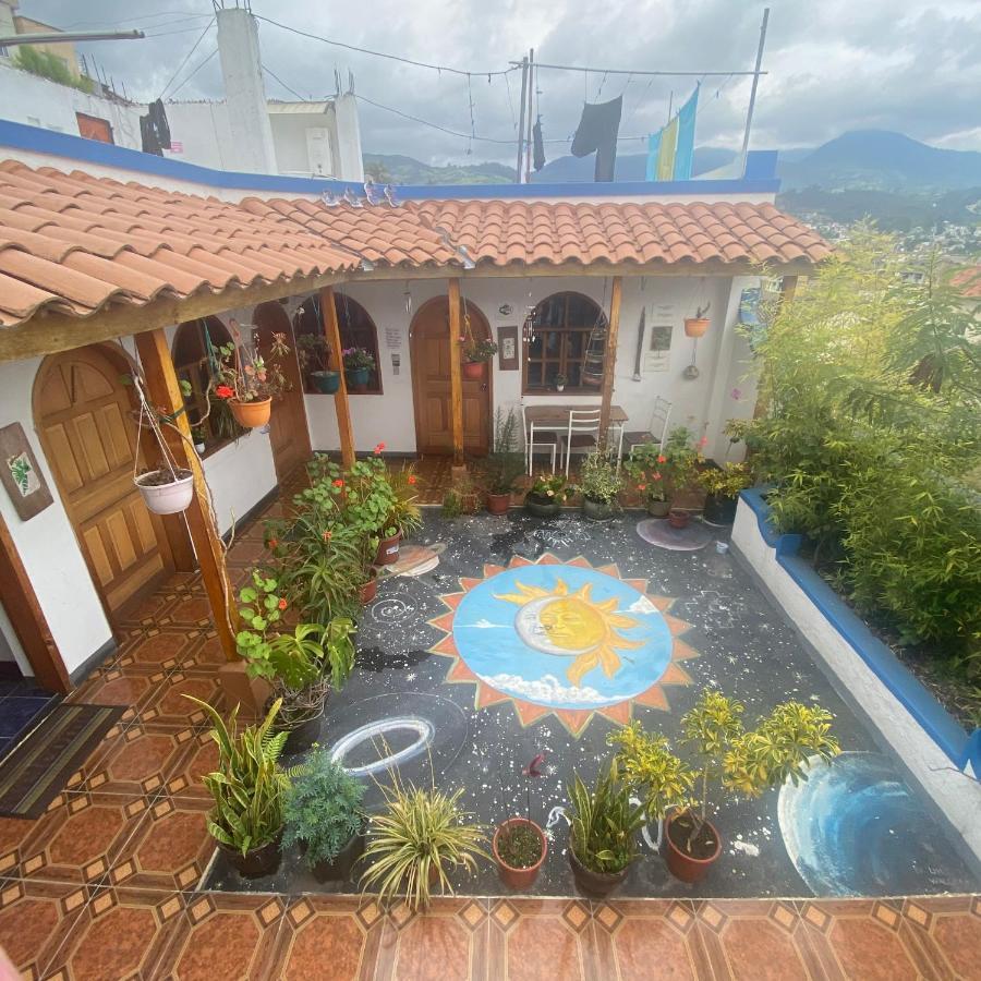 Hostal Chasqui Otavalo Luaran gambar
