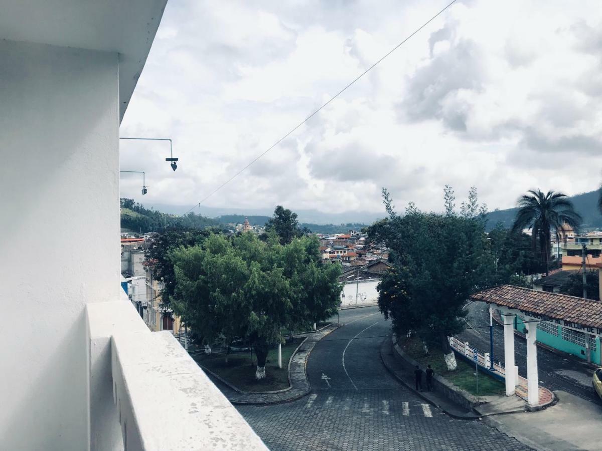 Hostal Chasqui Otavalo Luaran gambar